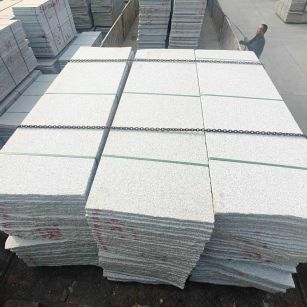 铁岭芝麻白毛板，石材毛板