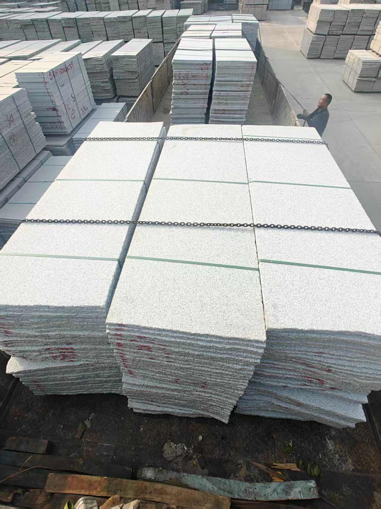 铁岭芝麻白毛板，石材毛板