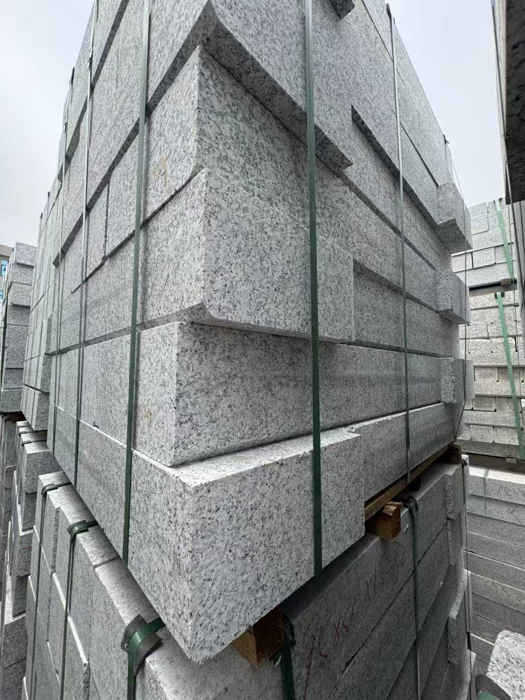 铁岭芝麻白路牙石 马路牙子
